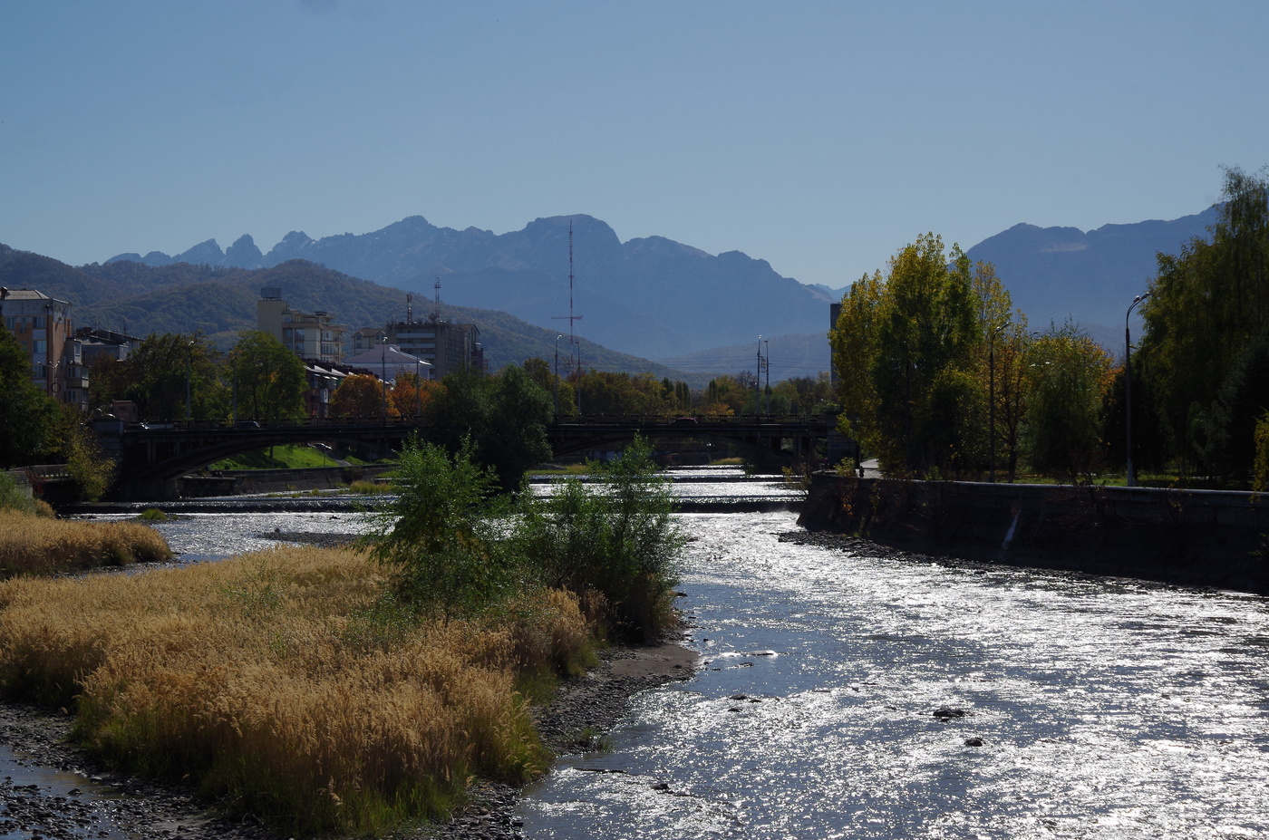 Полуденное сияние Терека. Владикавказ.