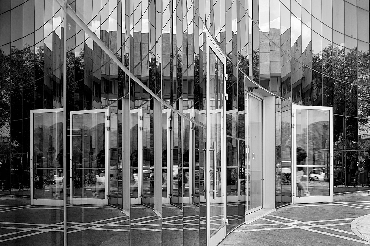 Дом открытых дверей