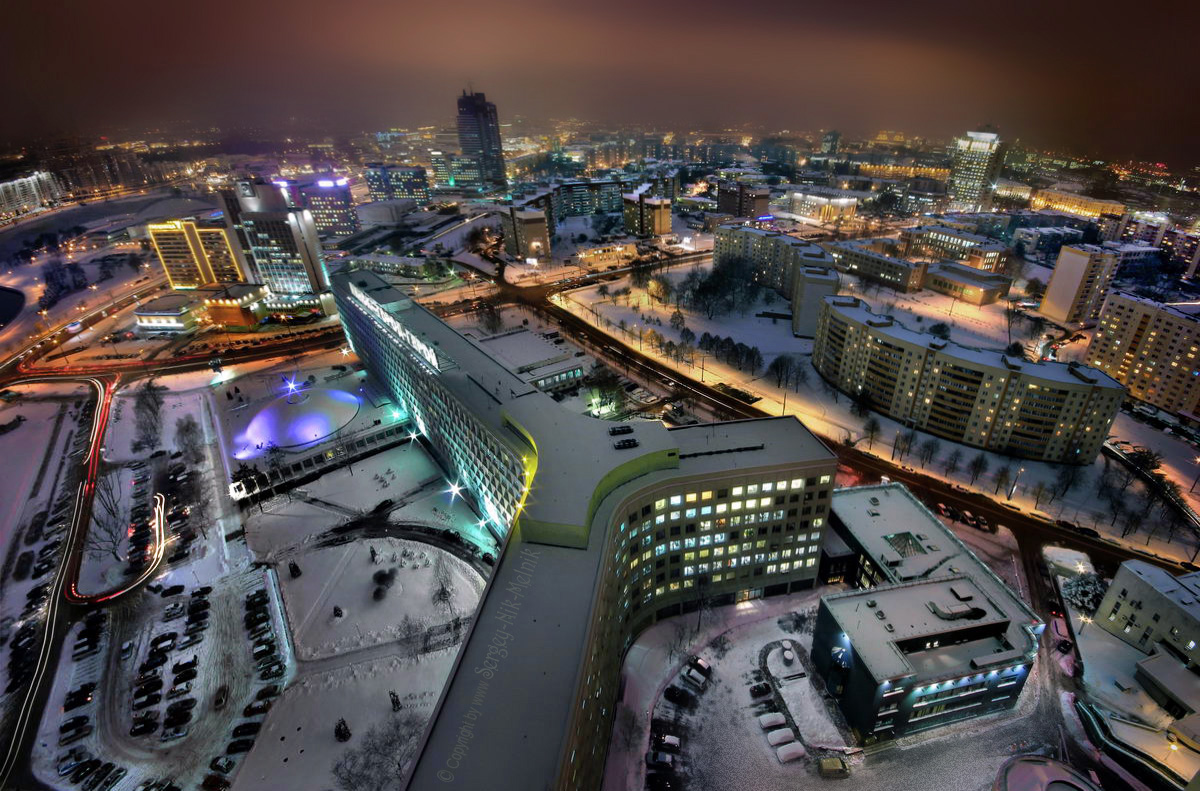 А она то вертится...