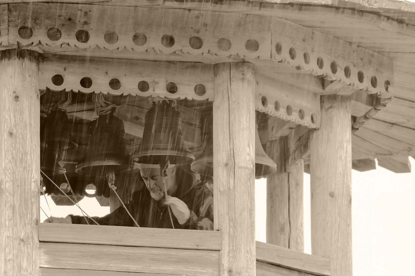 Звон в непогоду