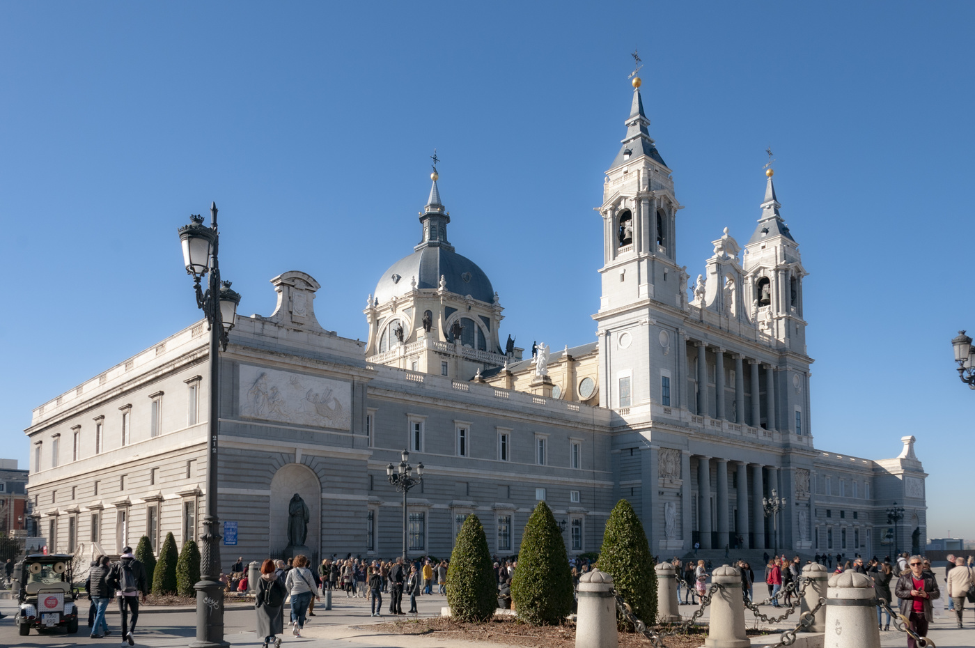 Собор Альмудена