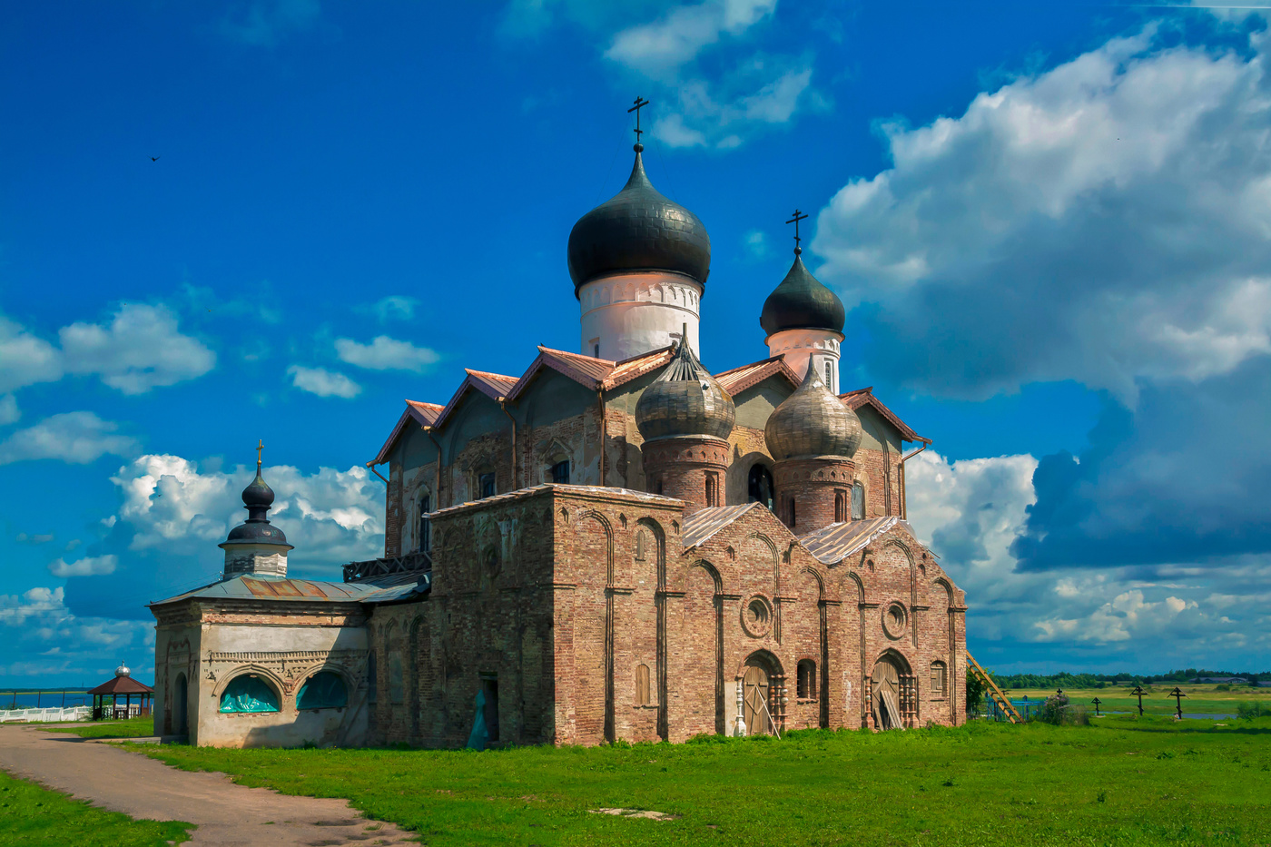 по Руси (Свято-Троицкий храм)