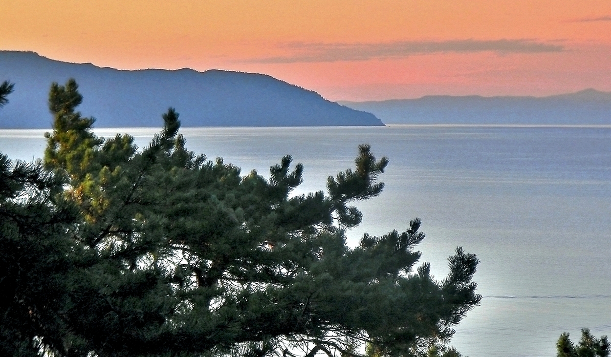 После заката солнца на Байкале