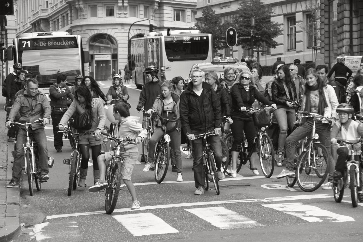 посмотрели направо....