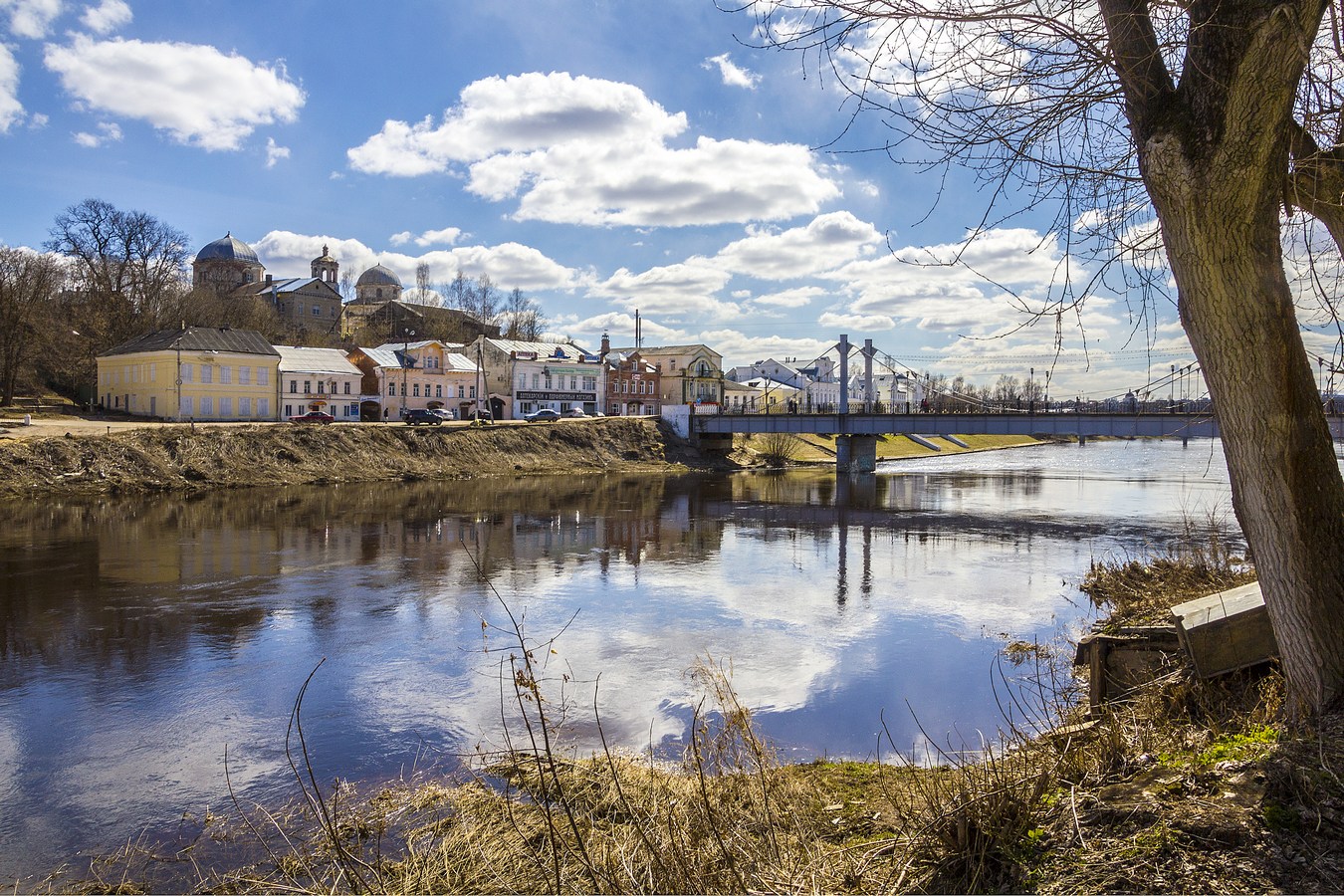 ГОРОД НА ТВЕРЦЕ