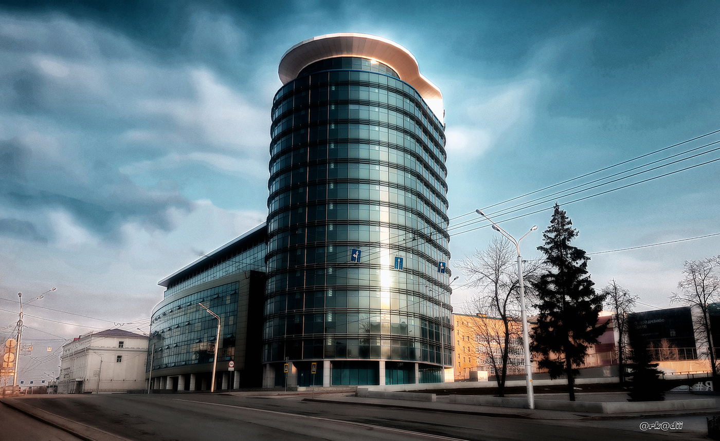 А вокруг тишина а вокруг ни души...