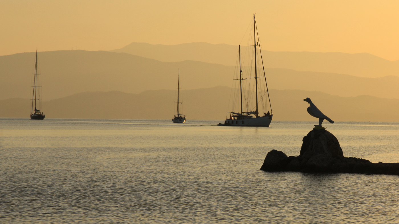 Перед восходом солнца...
