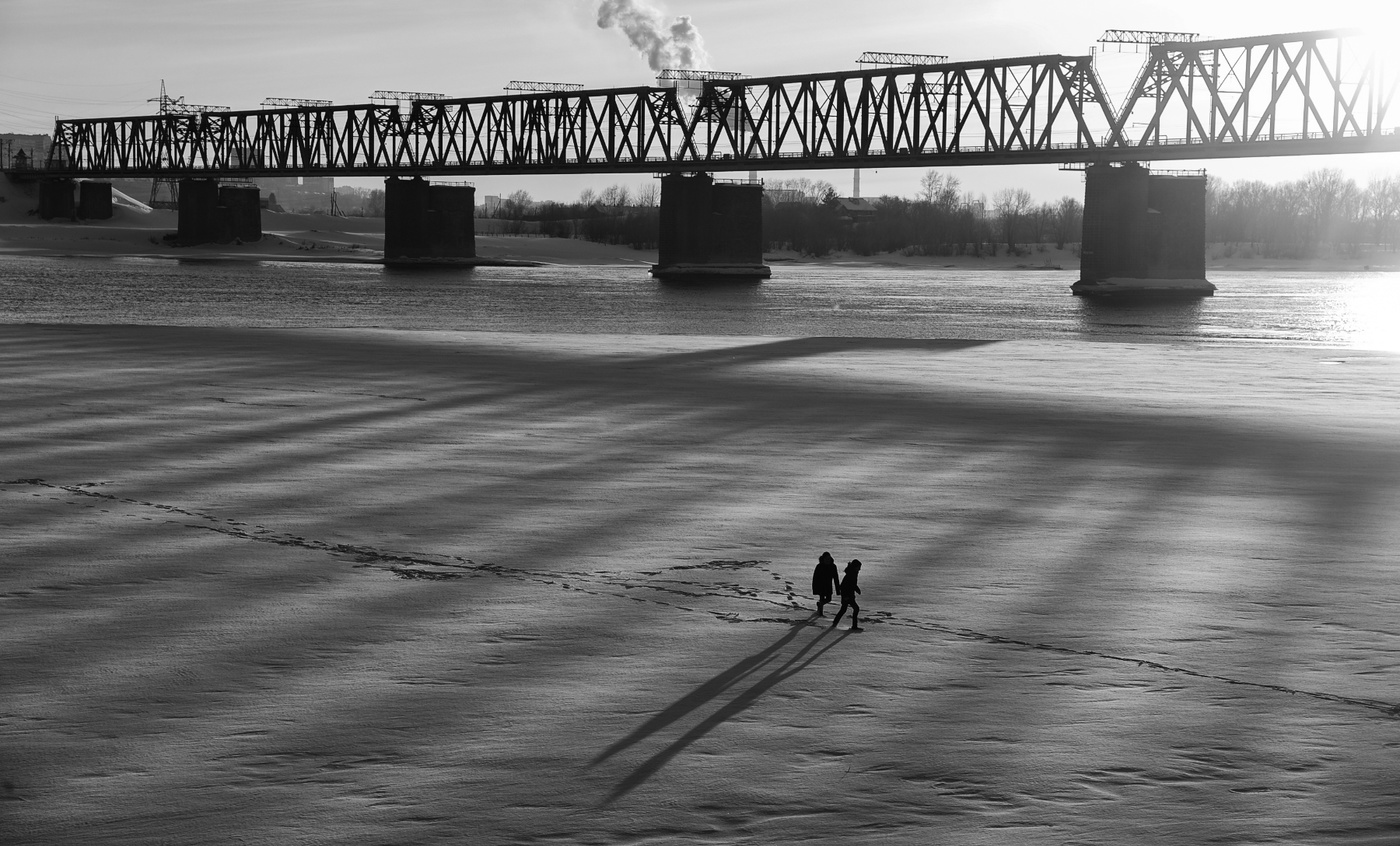 по ступеням