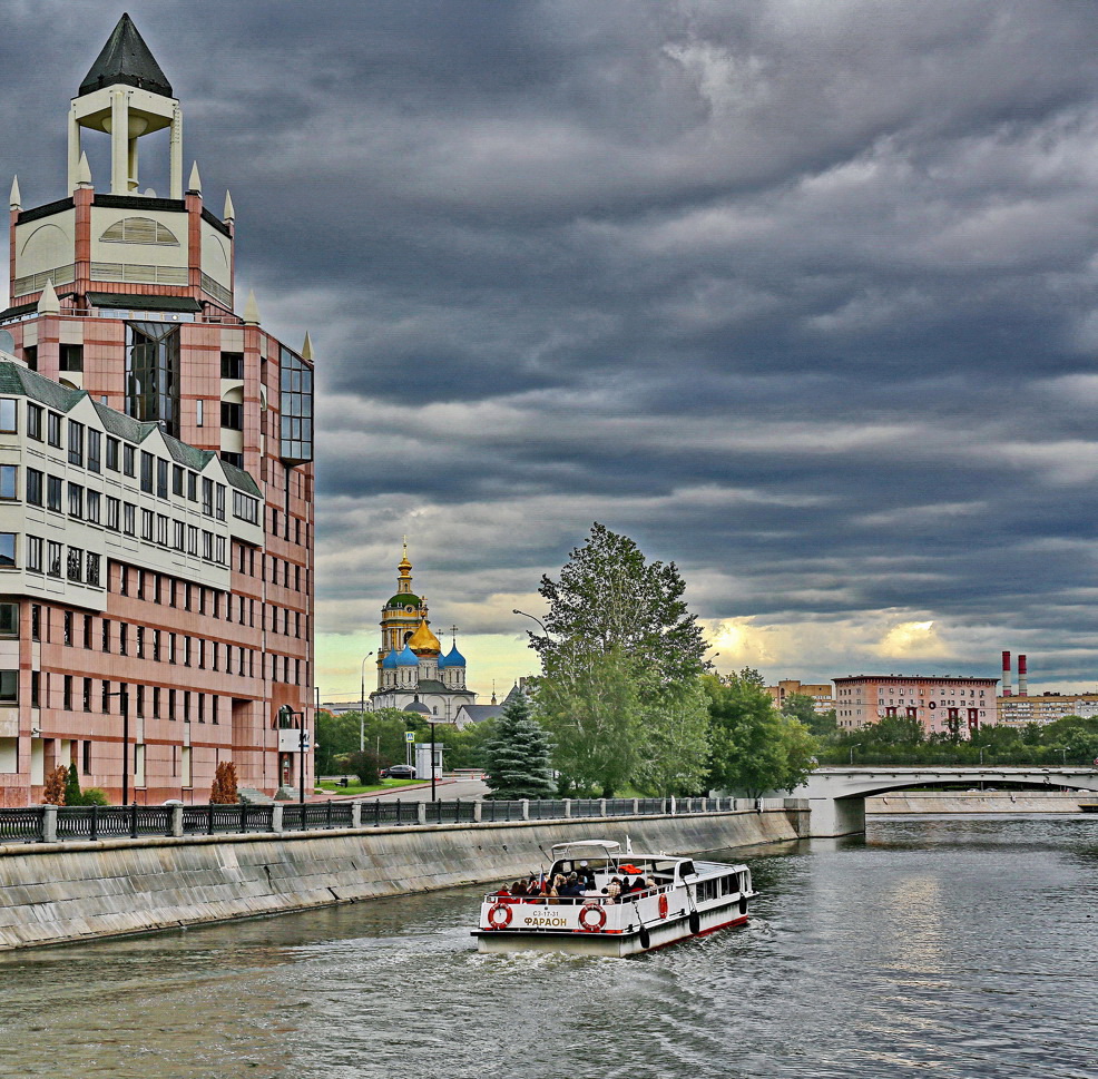 Космодамианская набережная и Водоотводноой канал (Московские набережные)