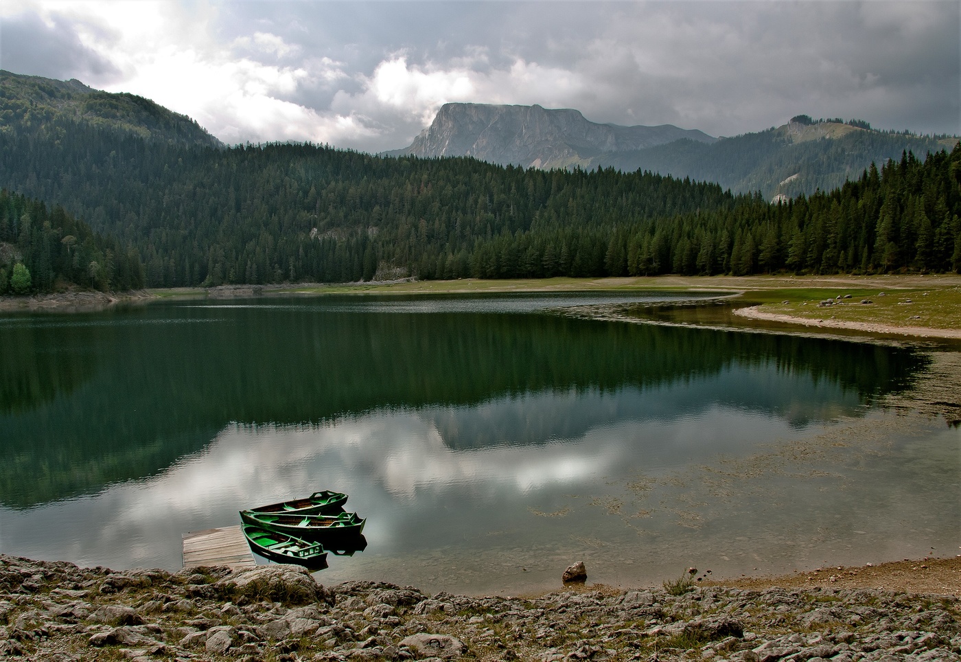 Озеро в горах