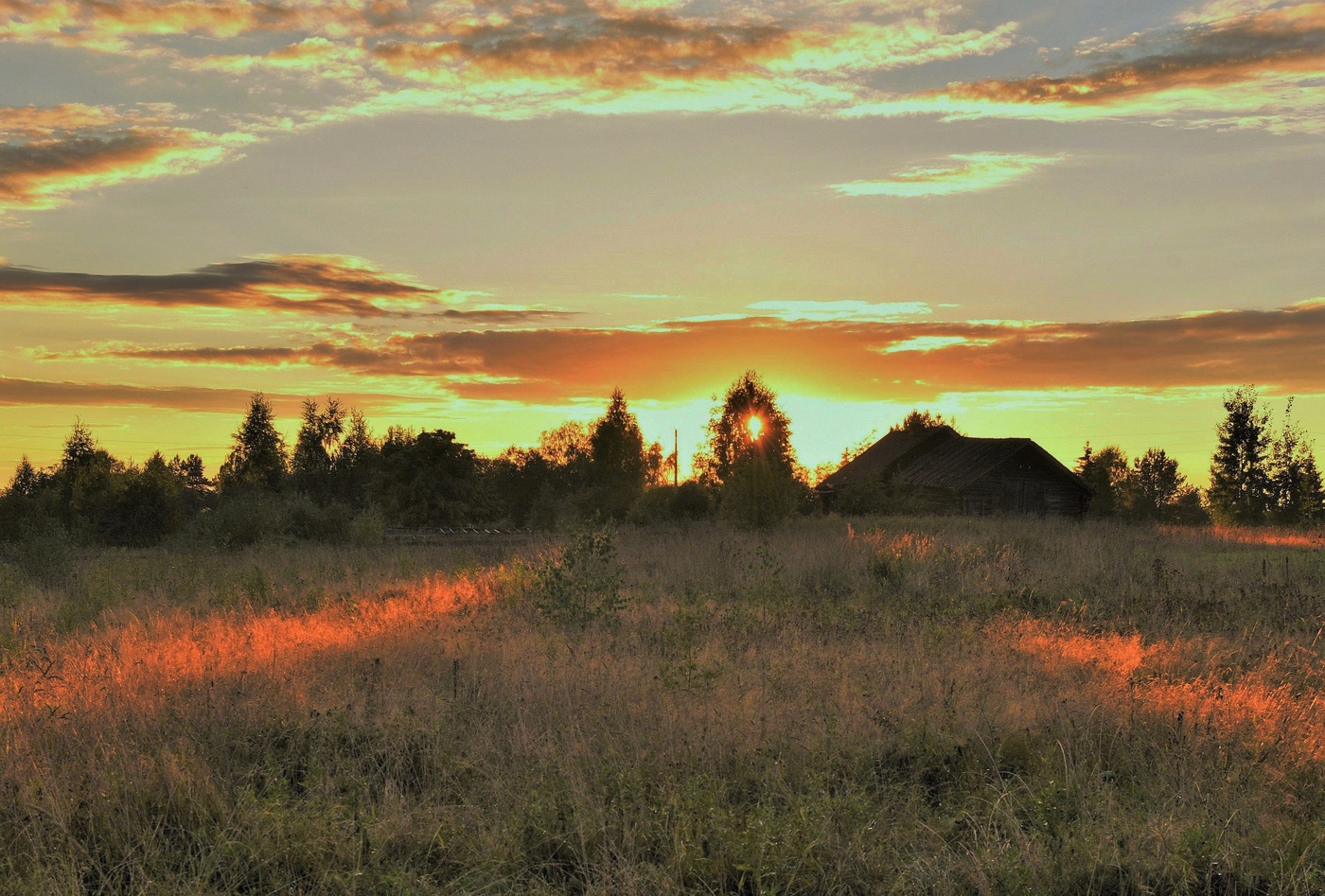 "Вечер в деревне, тихо и скучно ..."