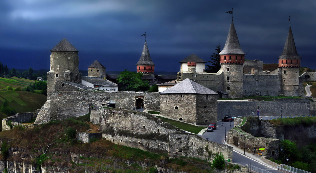 Каменец перед грозой