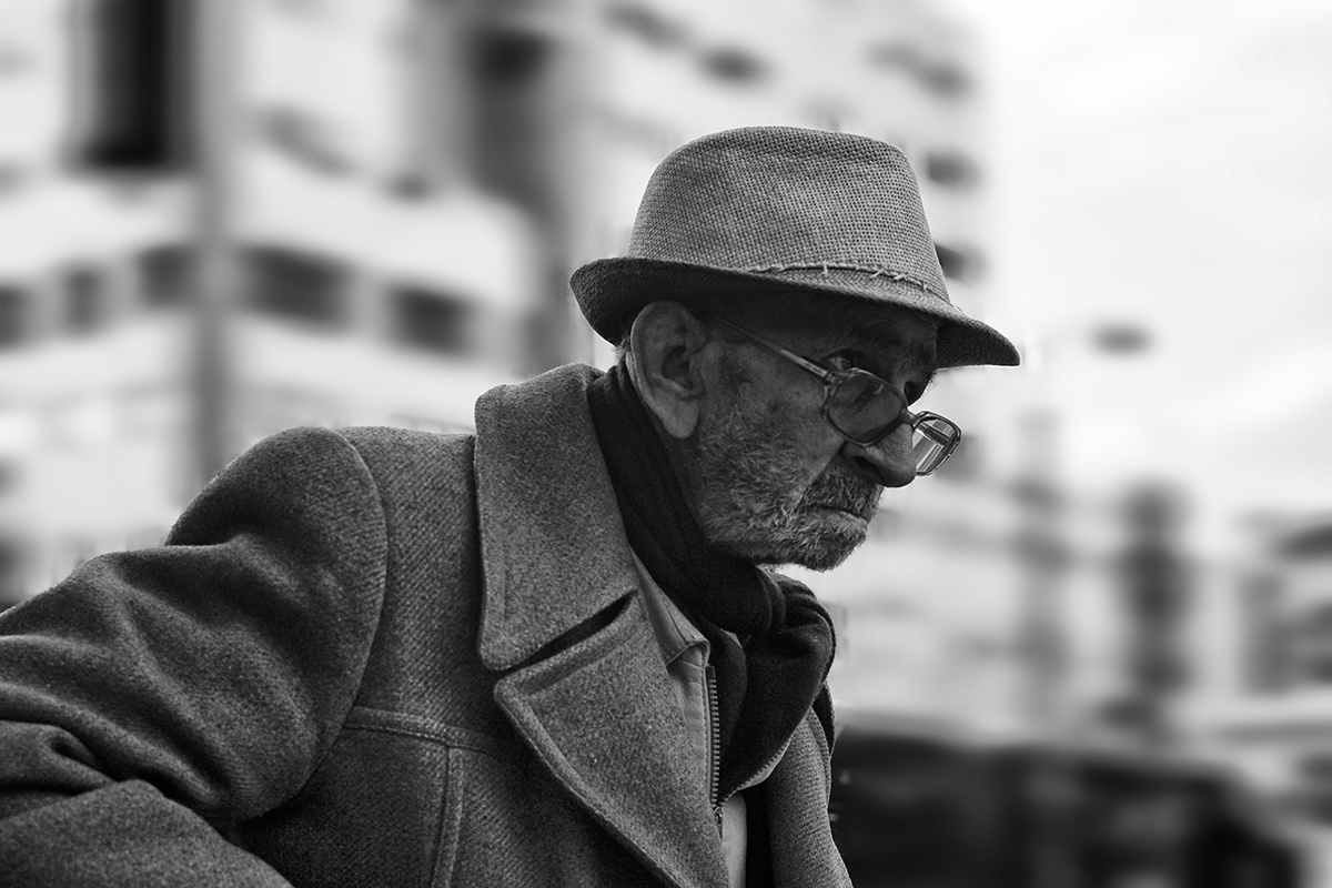 На носу очки, а в душе осень