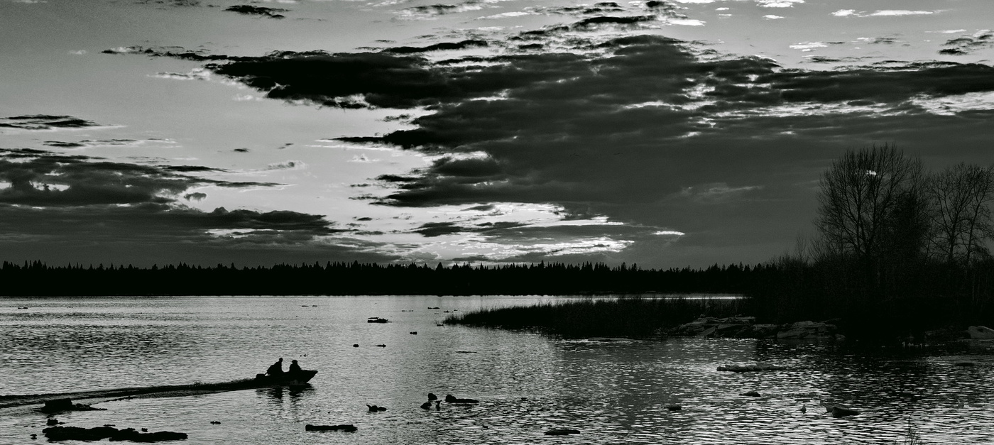 Весенним вечером.