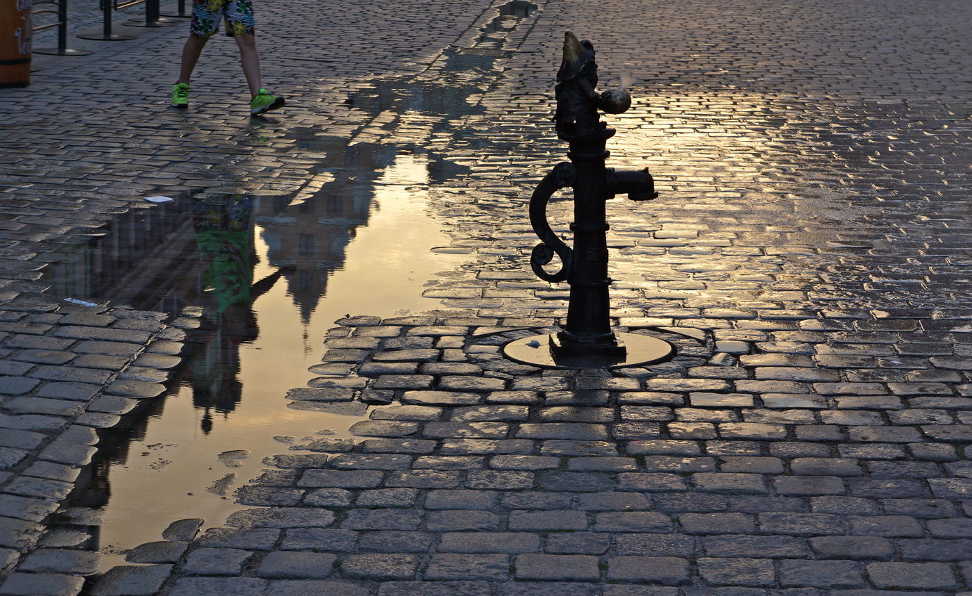 ​ «Мокро...»