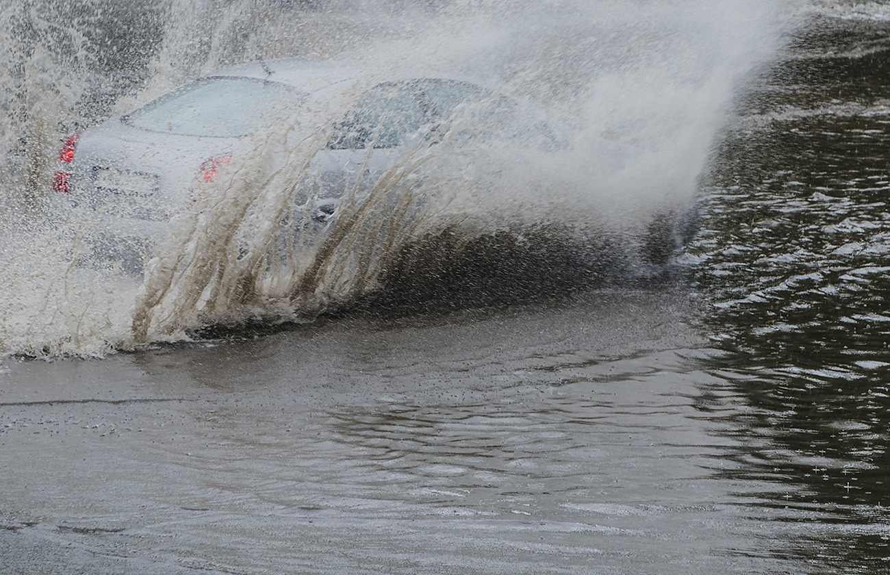 Мокрая дорога