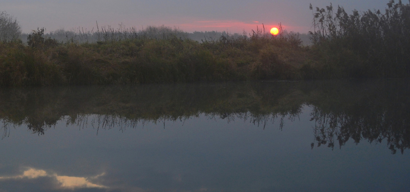 Утро на реке...