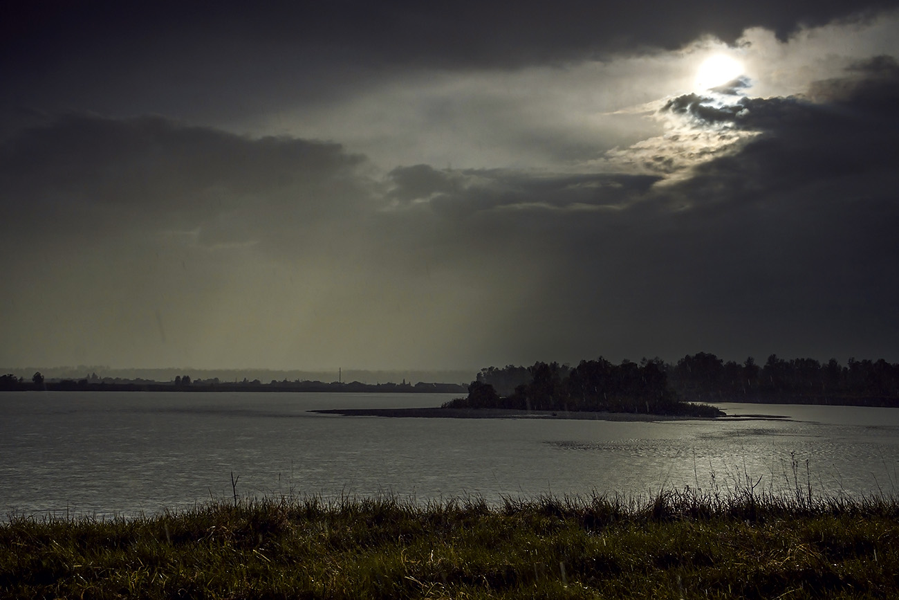 Солнце в дожде