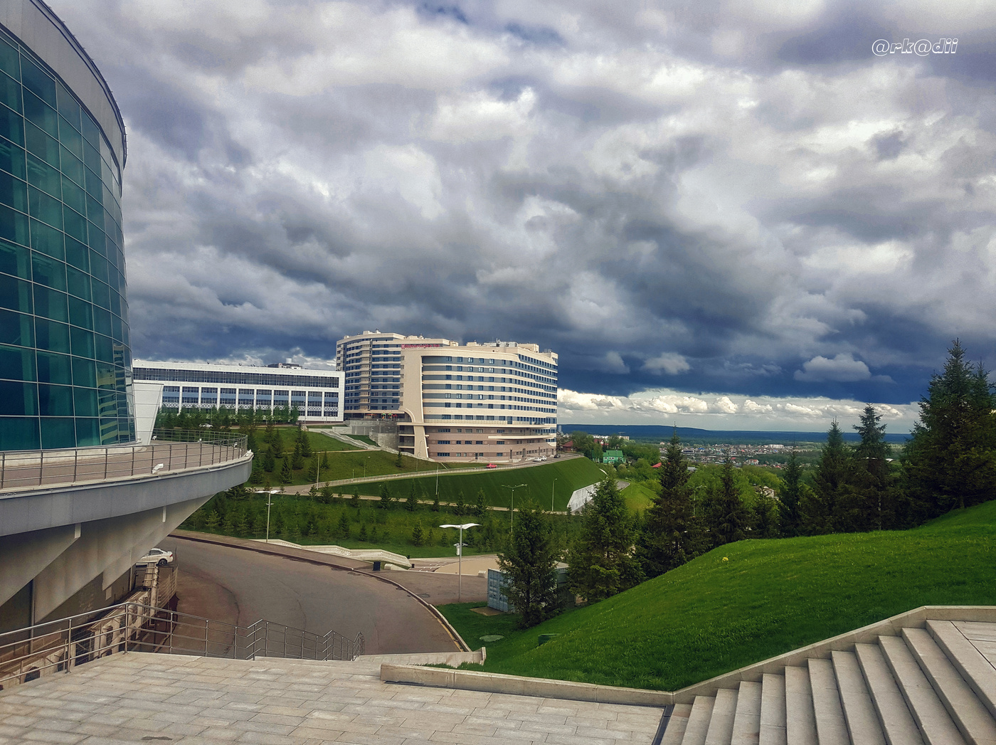 Просторная пятница