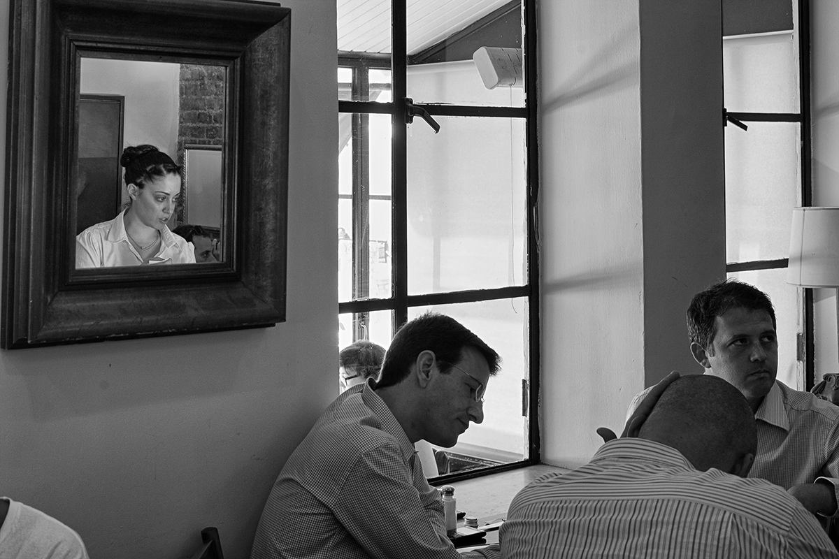 Мне кофе пожалуйста, и покрепче...