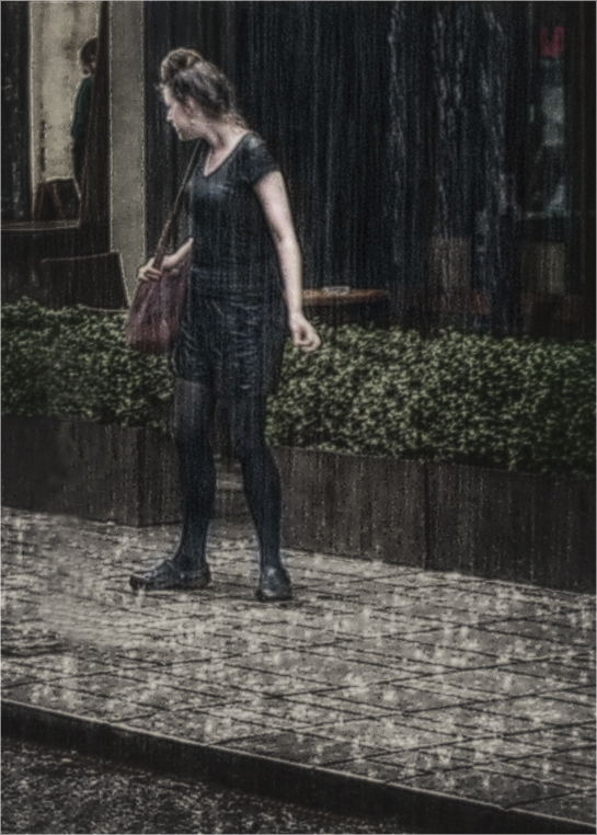 Попала девушка...