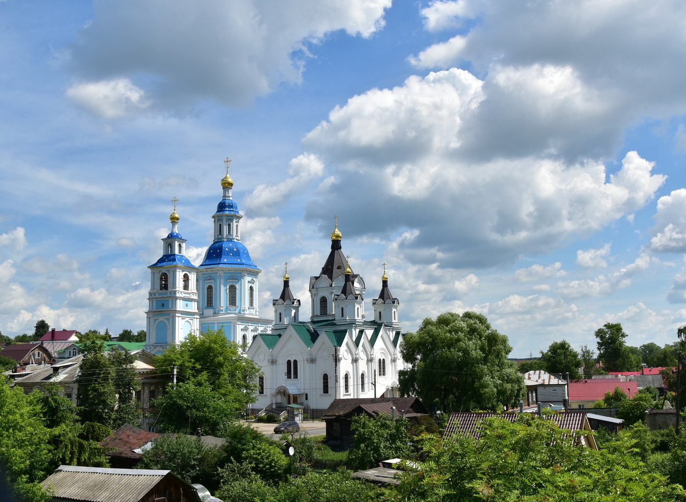 Над церковными главами...