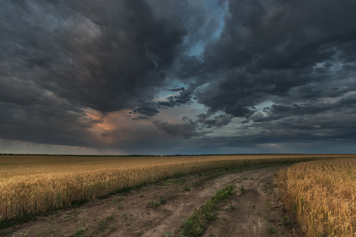 Гаснет закат...