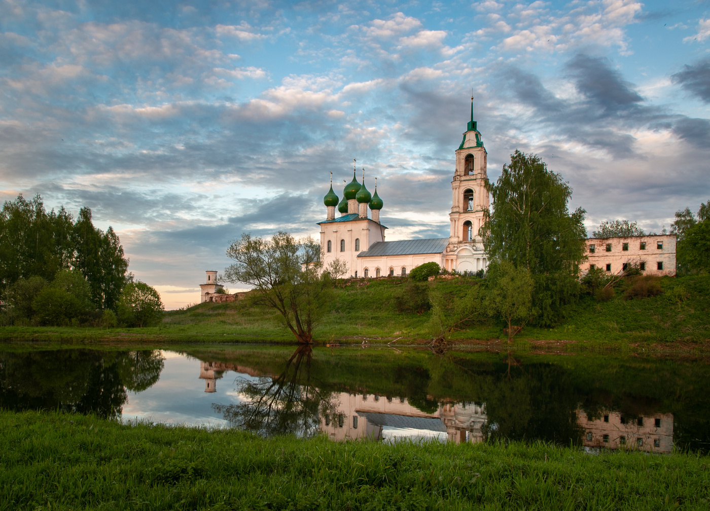 Вечер у реки