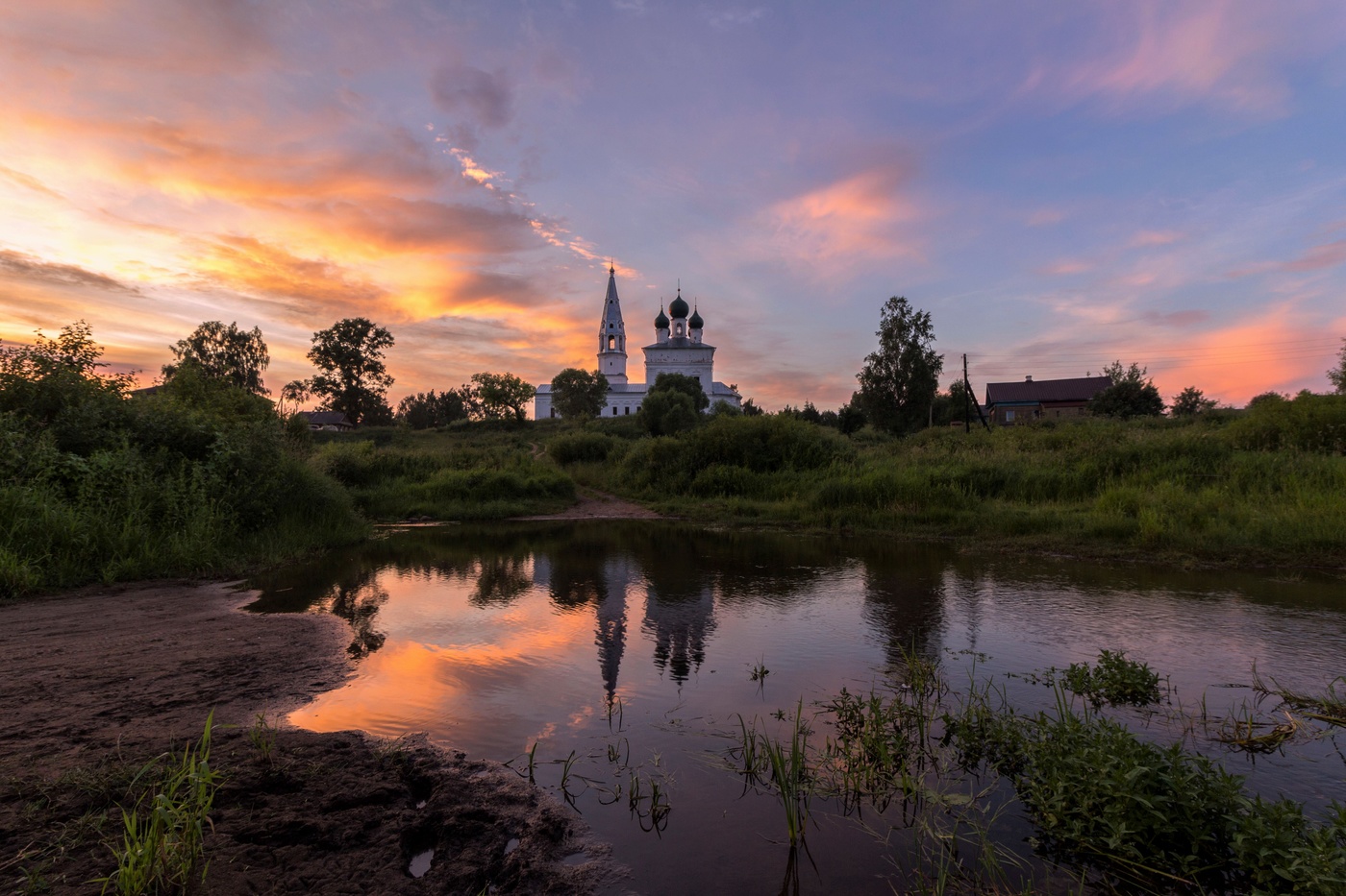 Церковь Казанской иконы Божией Матери в Осенево. Закат
