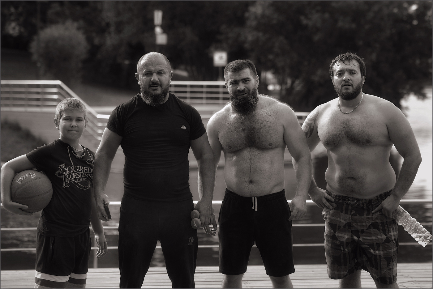 Добрые люди.