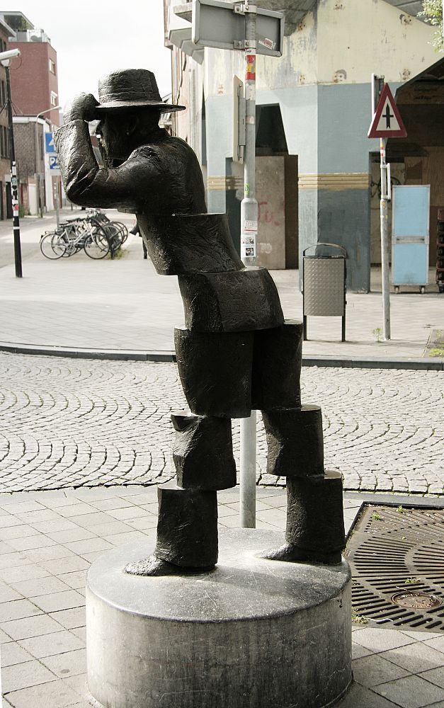 Из далека долго