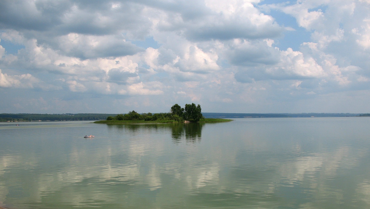 Из далека долго