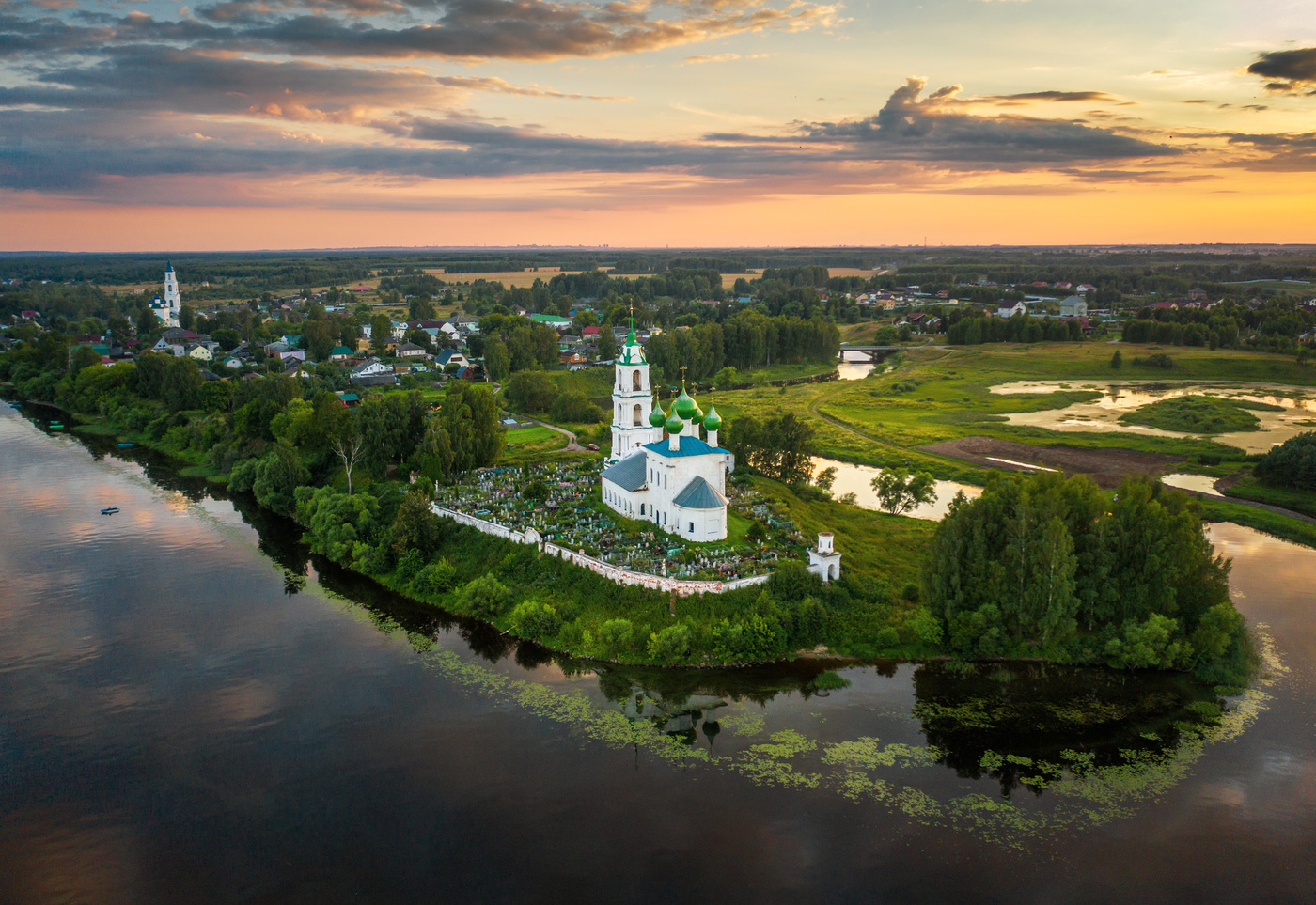 На закате...