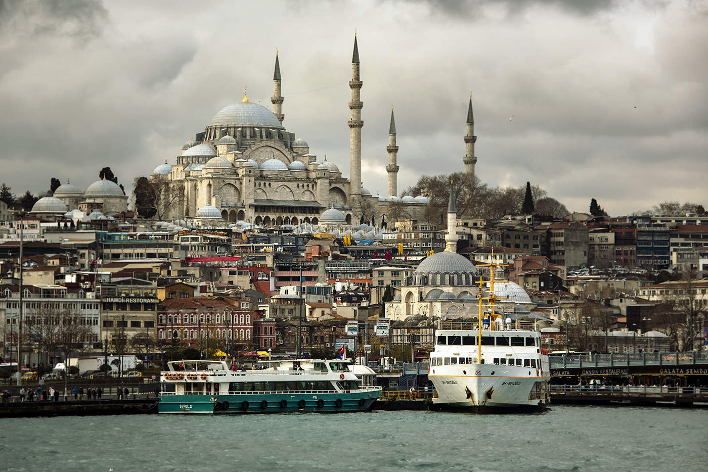 В бухте Золотой рог