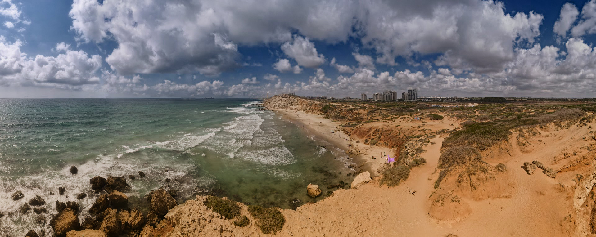 Раскинулось море широко!