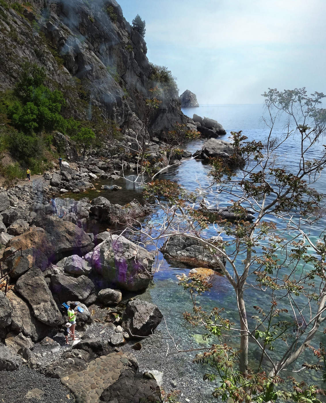 В каменном закутке