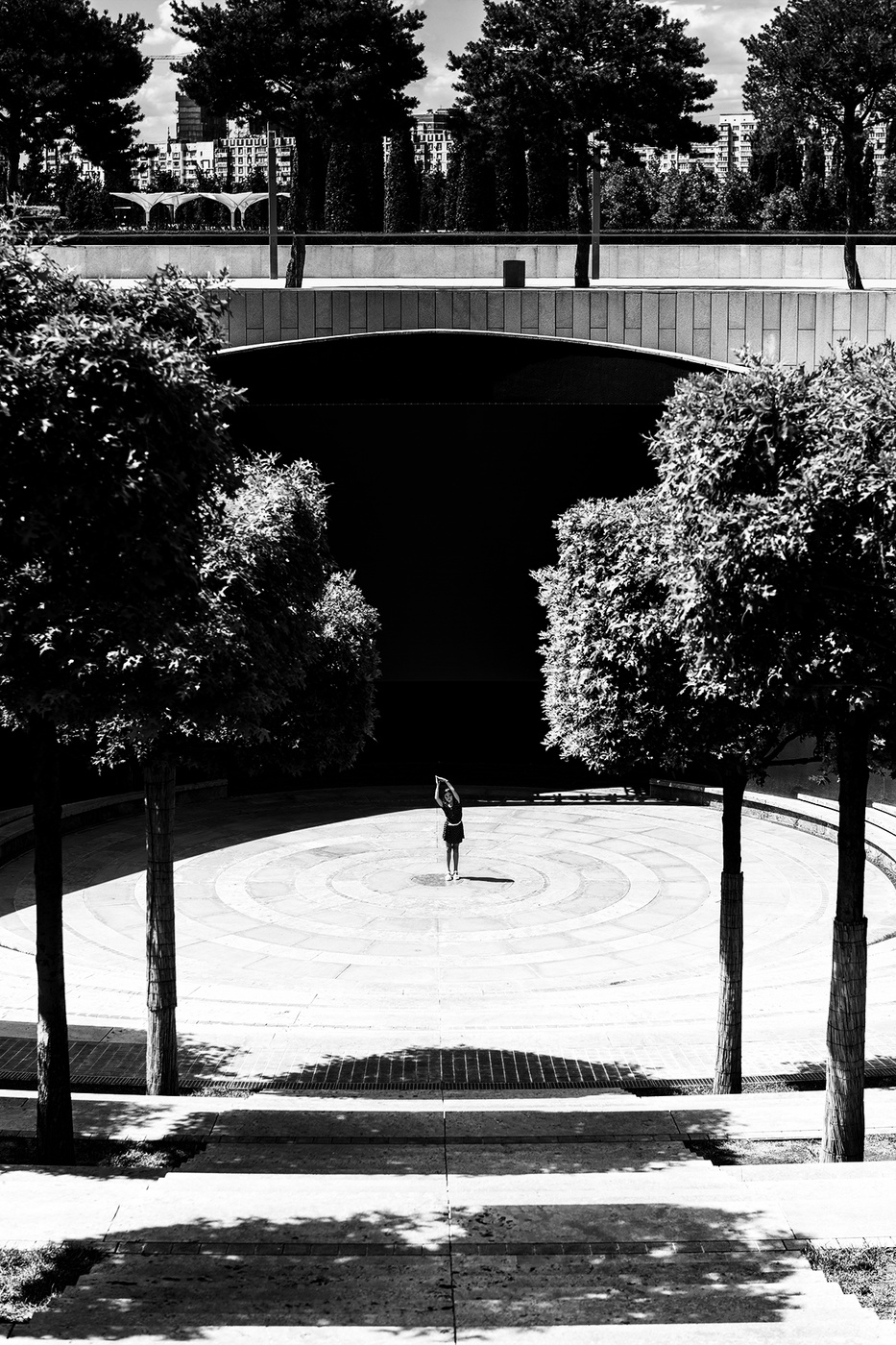 танец в амфитеатре