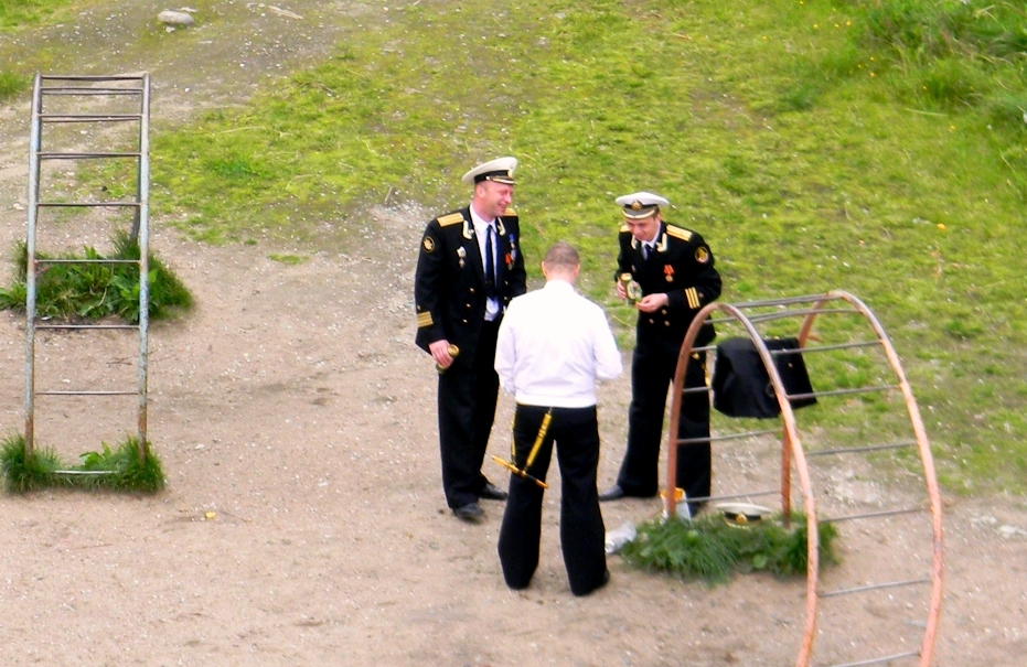 После парада )