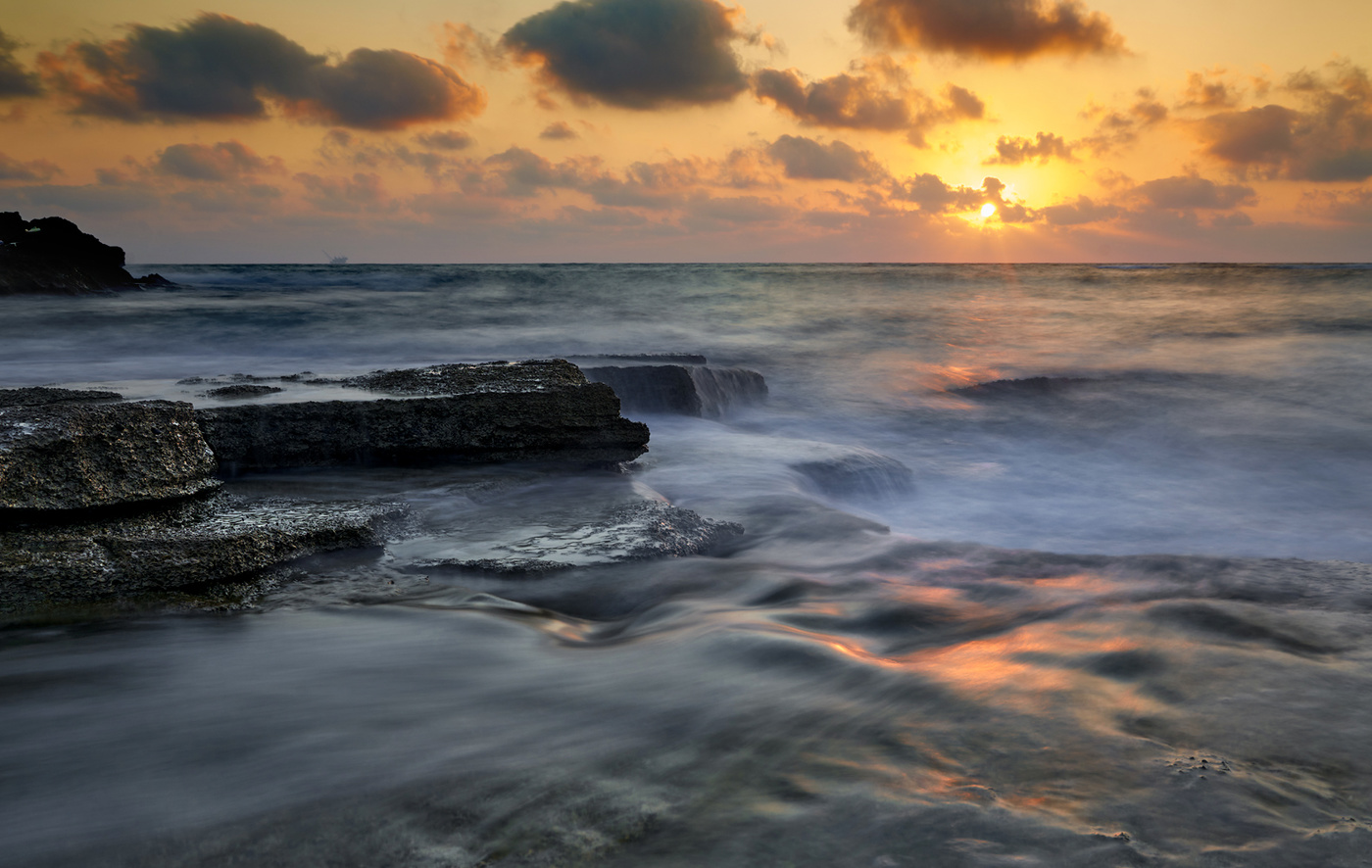 Про вечерние прогулки у берега моря...