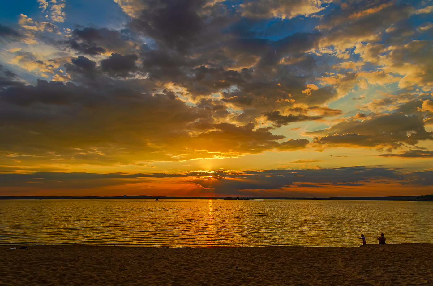 Закат на "Минском море"