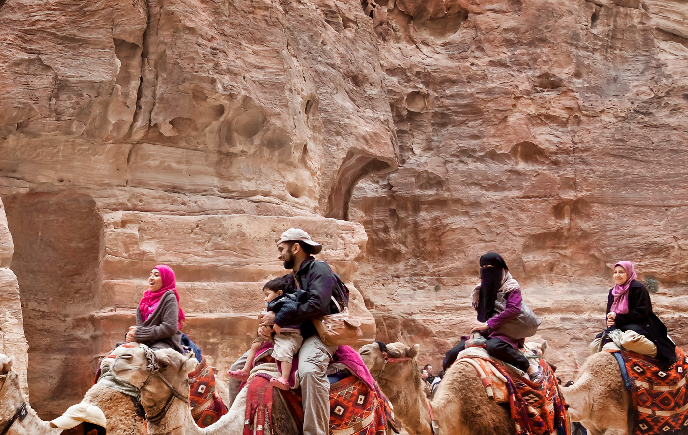 Петра и ее обитатели-10