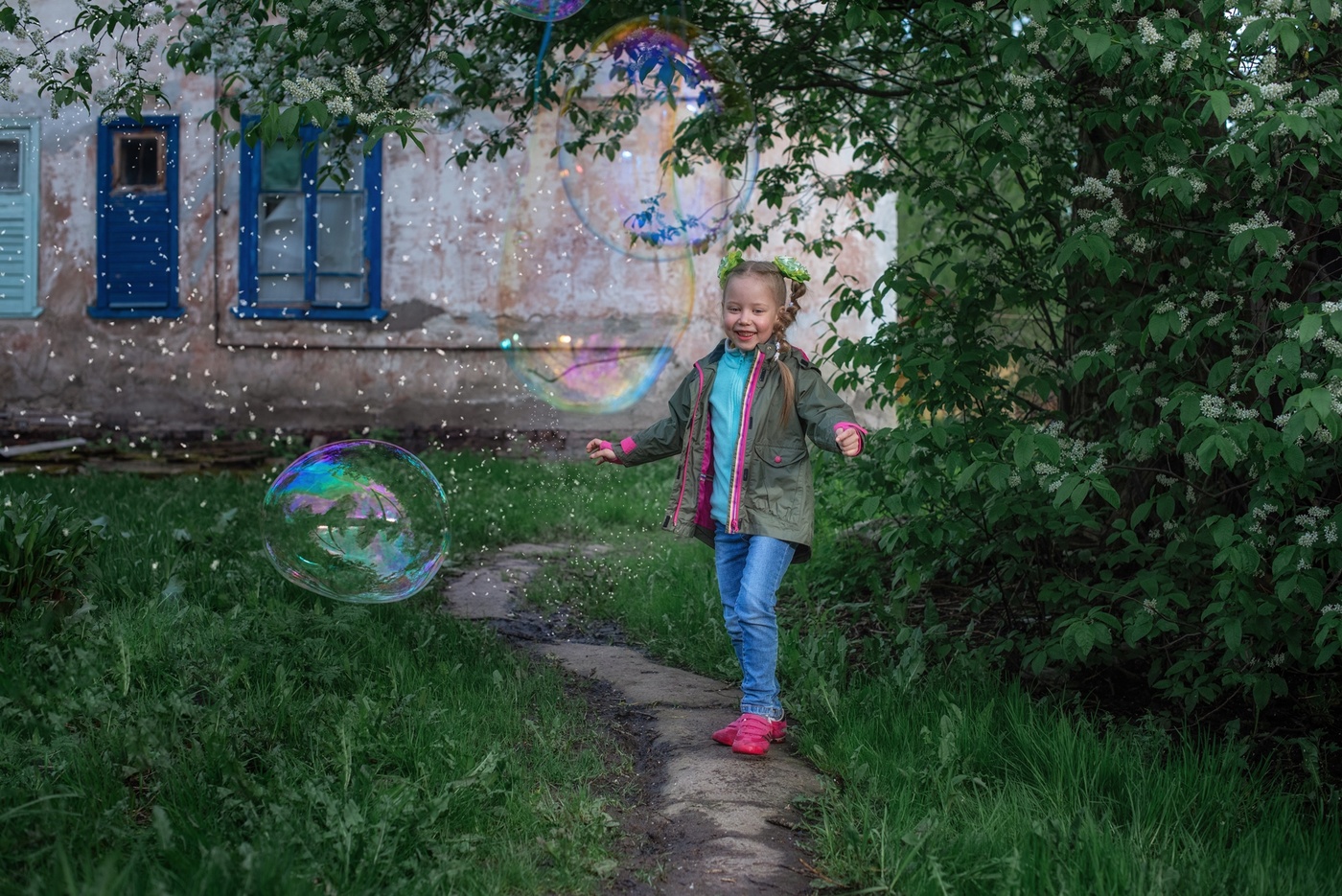 За мыльными пузырями