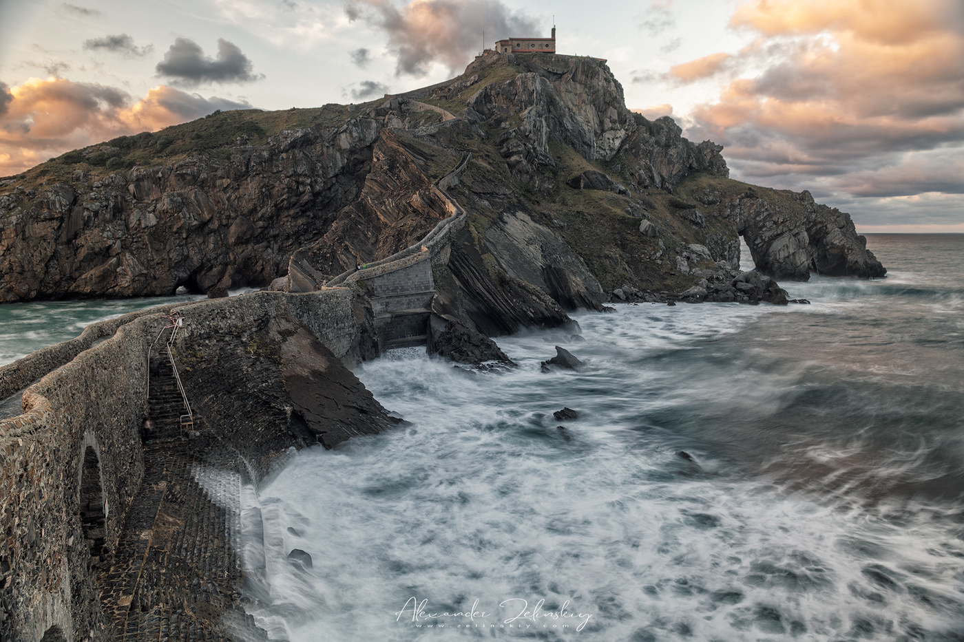 Газтелугаче, или Остров Дракона