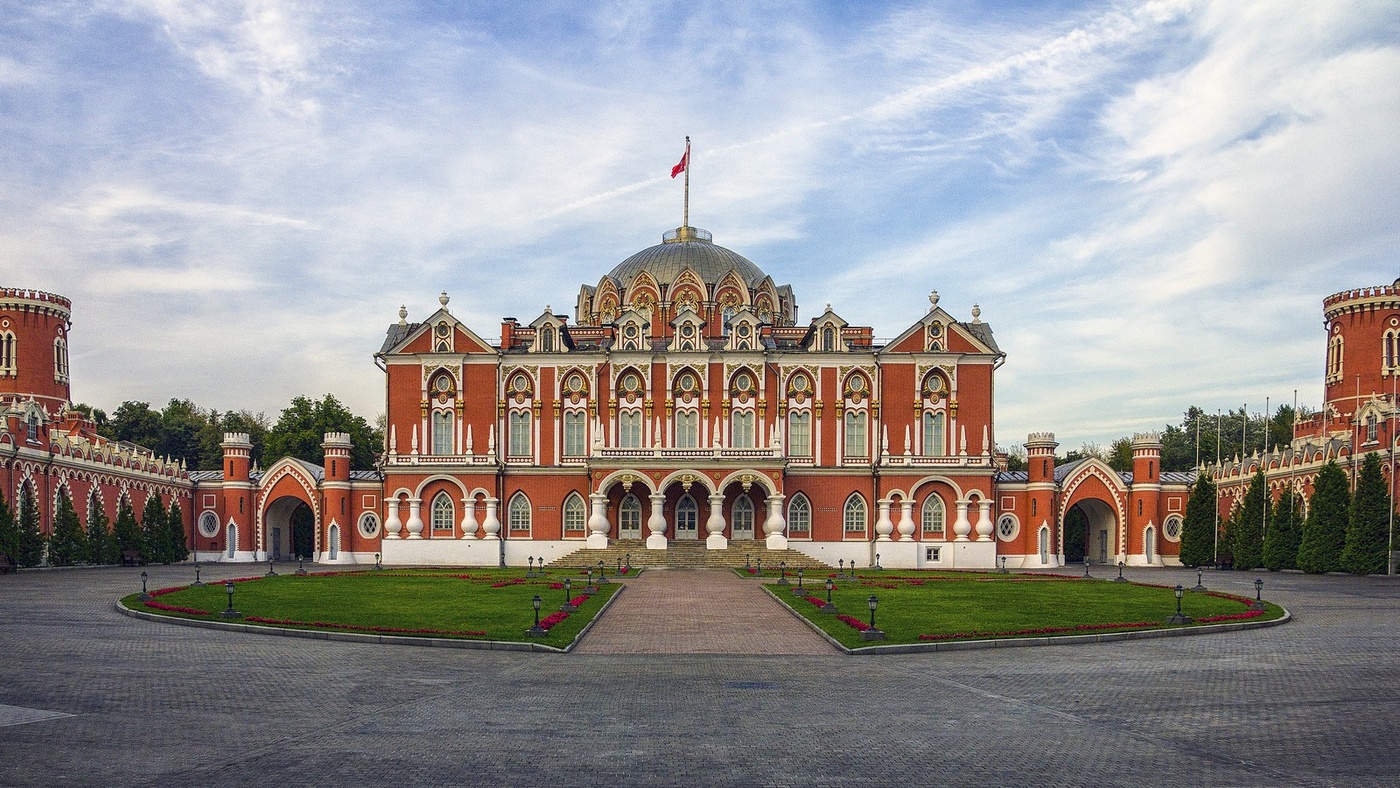 Петровский путевой дворец