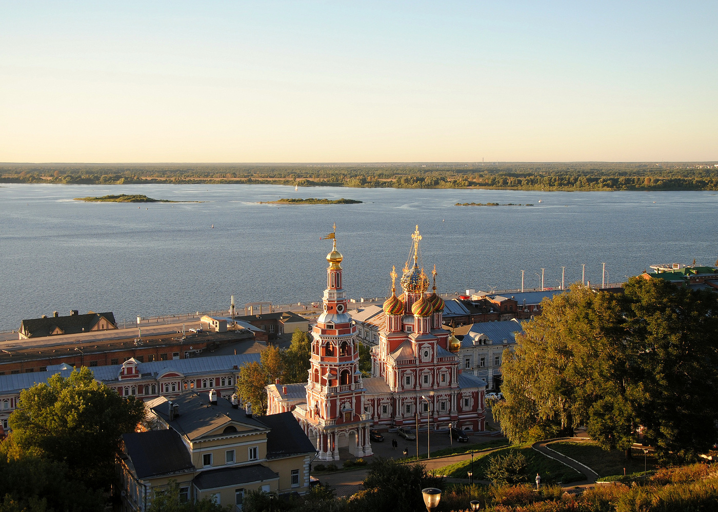 Рождественская...