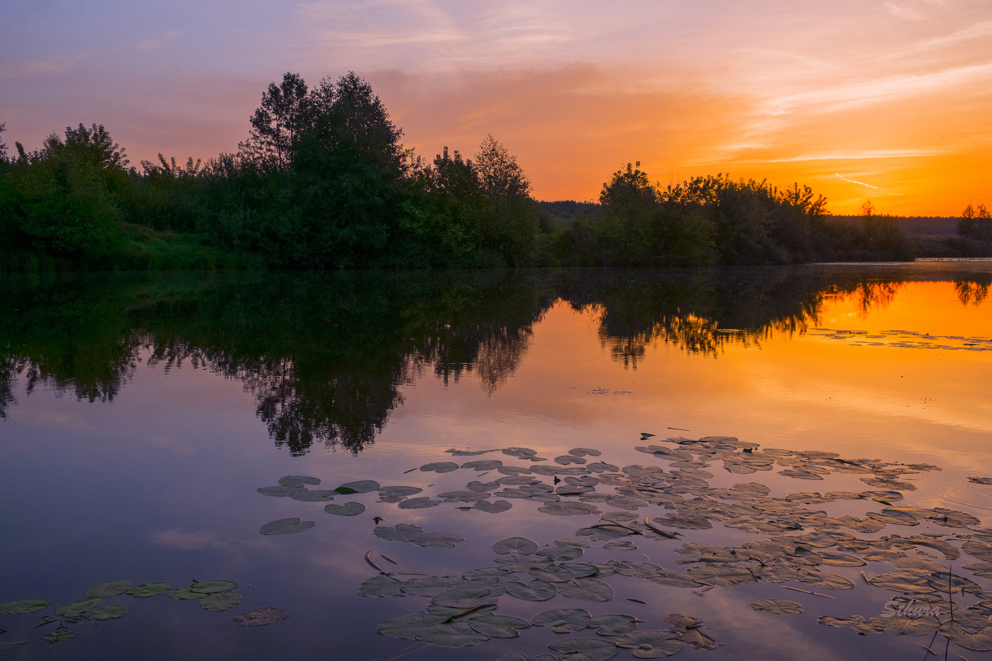 Скоро восход.