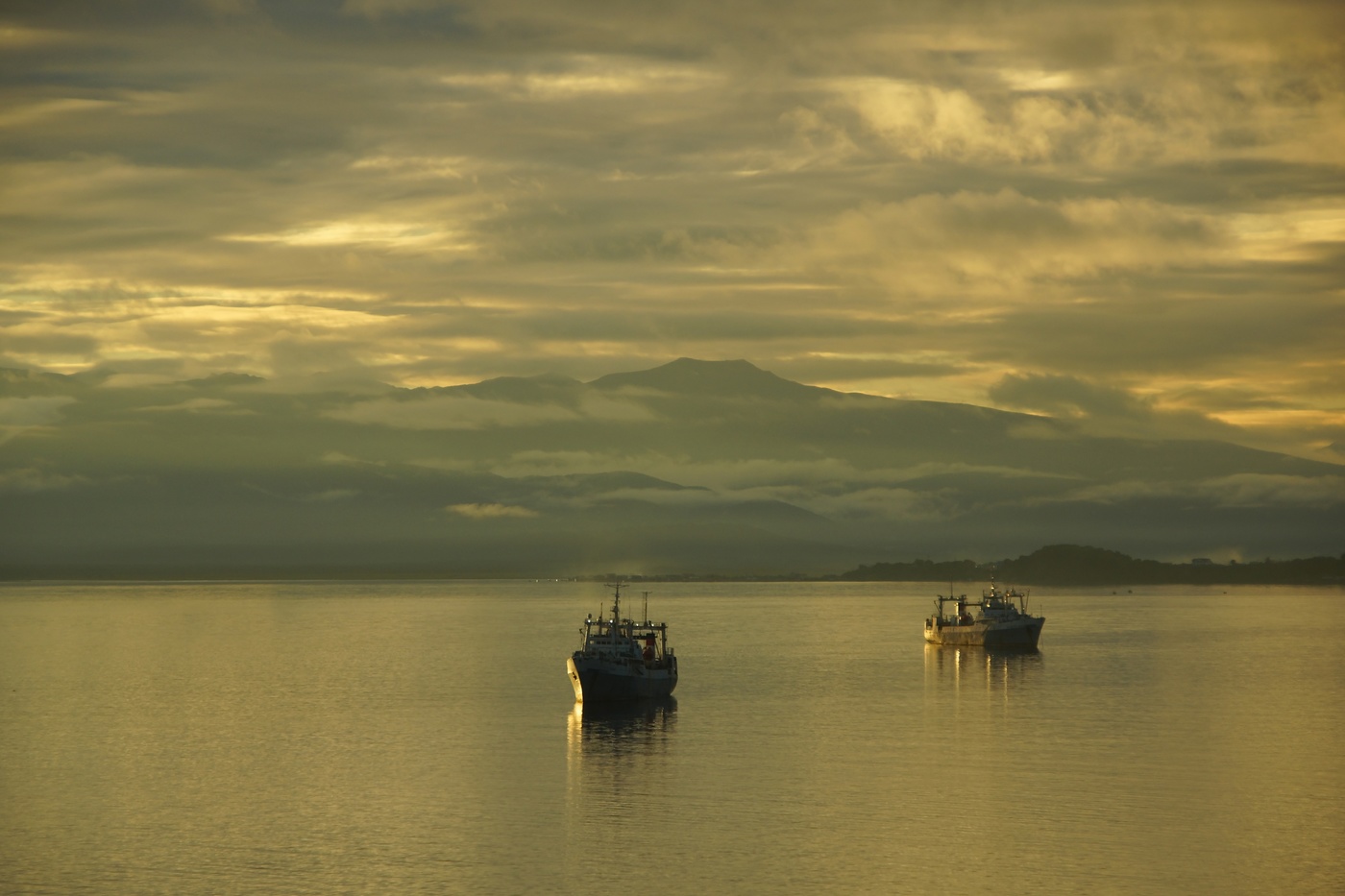 Вечер в Авачинской бухте