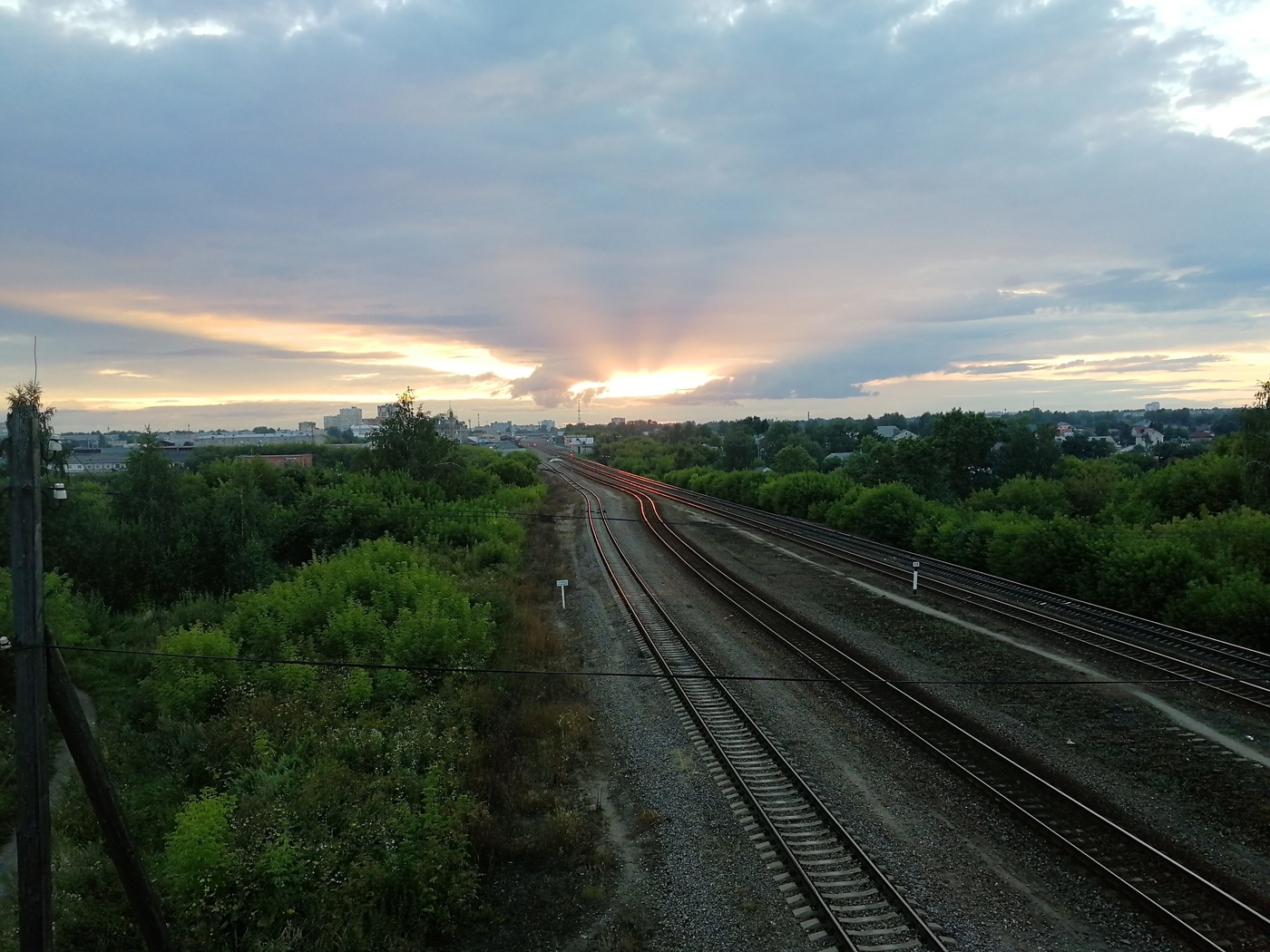 у горизонта сходятся
