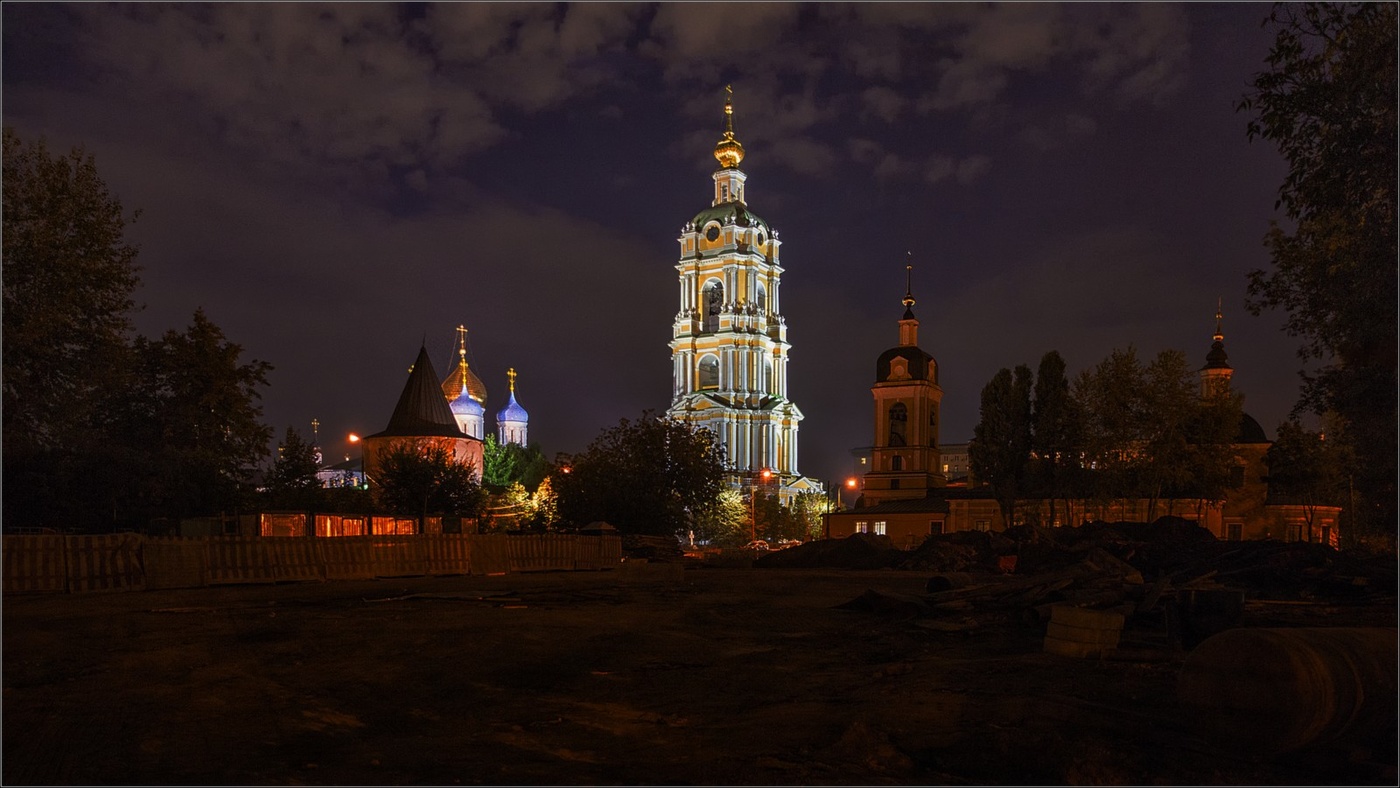 У Новоспасского монастыря