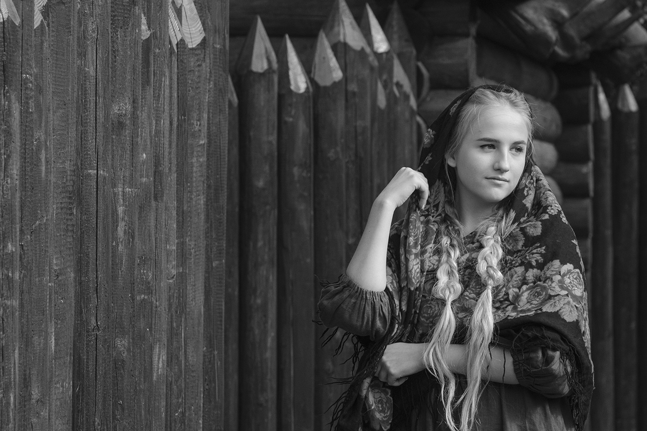 У стен осадного двора